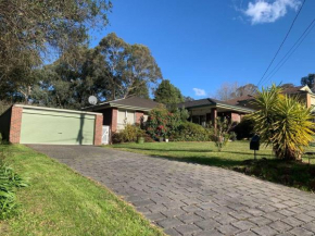 Serene 4-bedroom house in Melbourne East